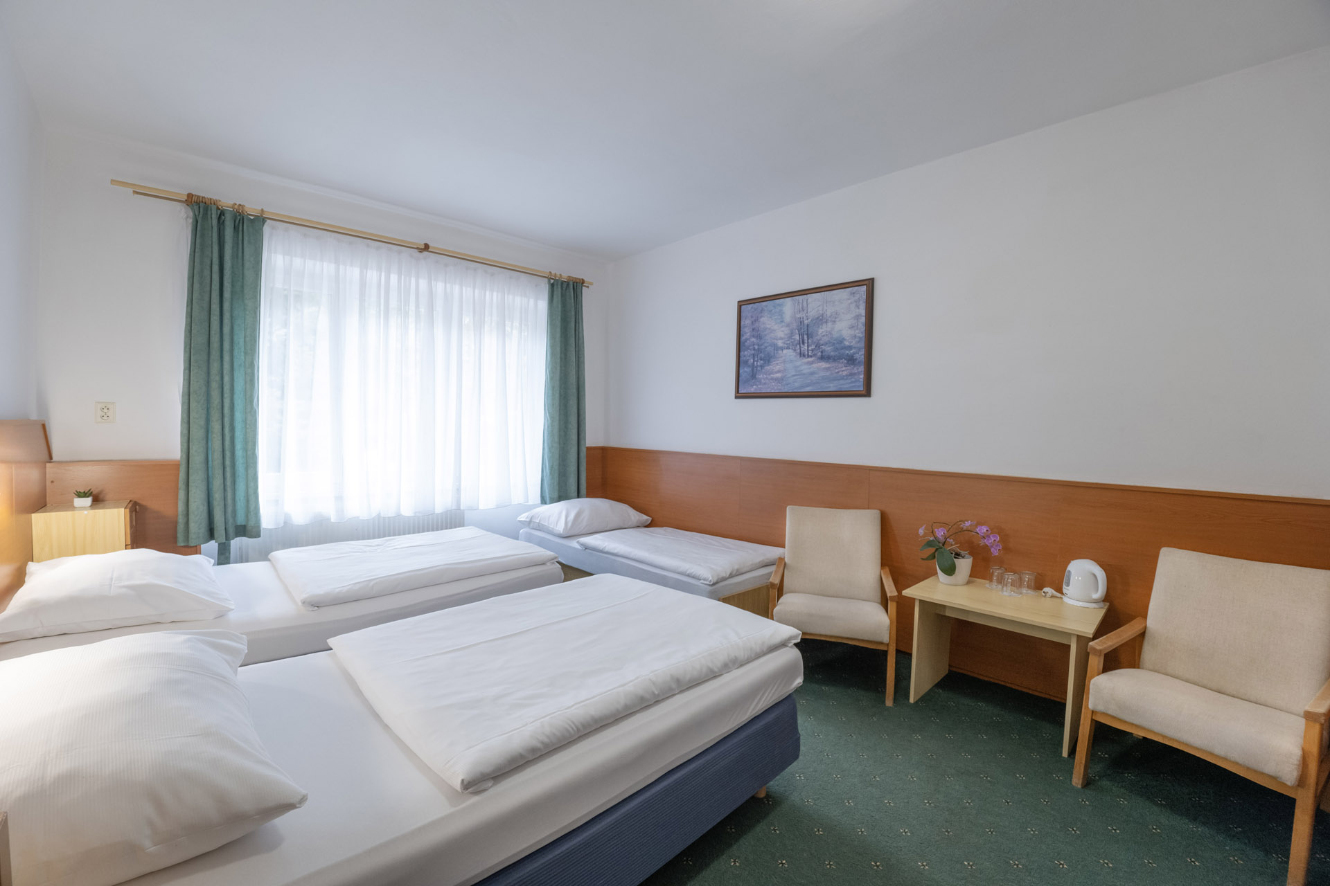 DREIBETTZIMMER